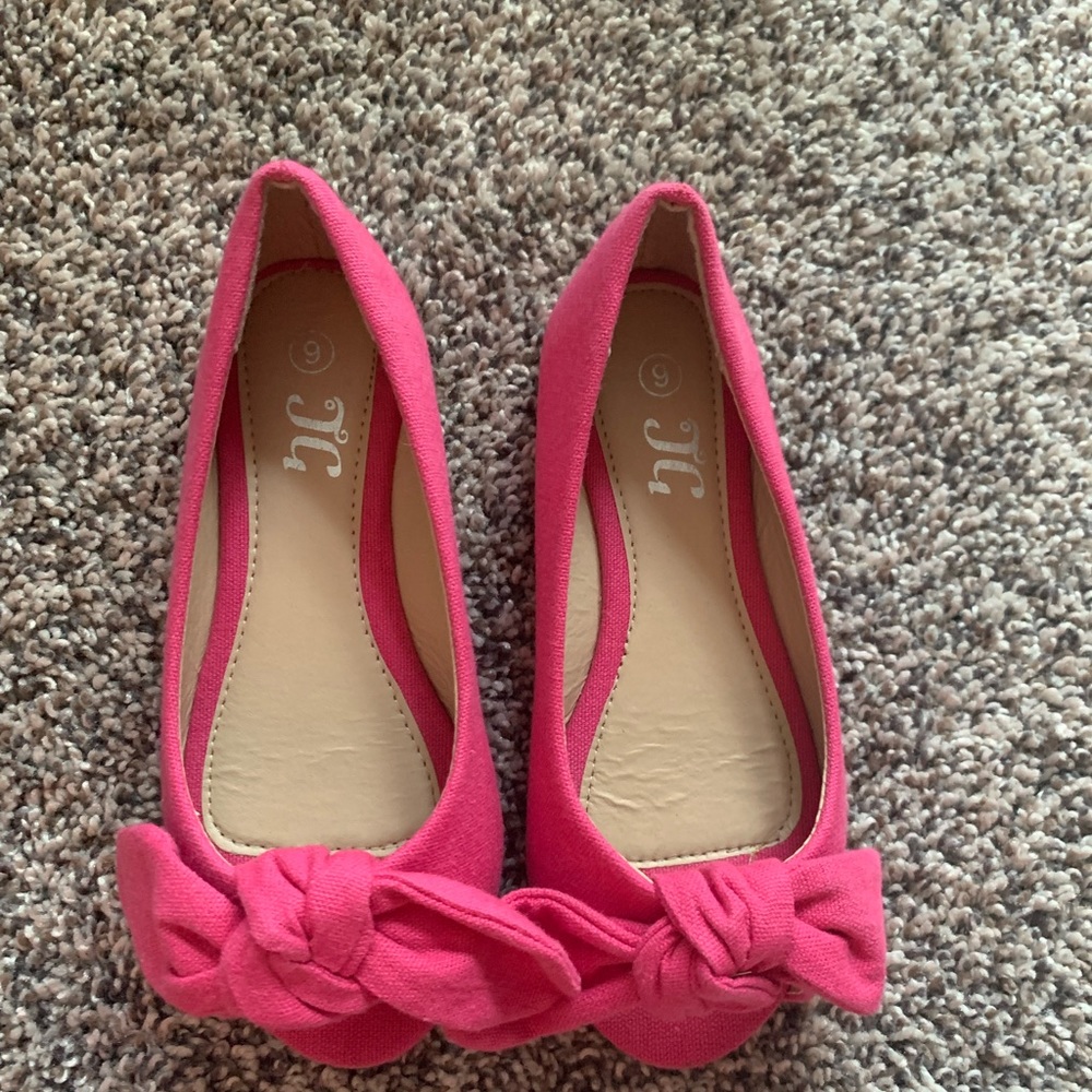 Girls pink flats